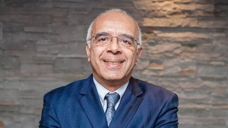 صورة المؤلف هشام الخشن